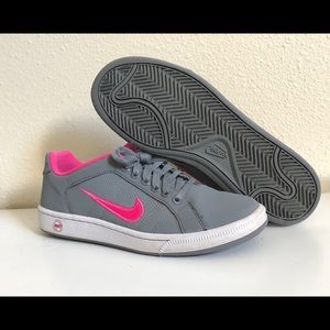 Women’s Nike Sneakers Size 8.5
